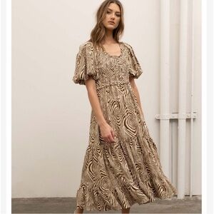 Moon River Swirl Puff Sleeve Smocked Tiered Midi Dress Large